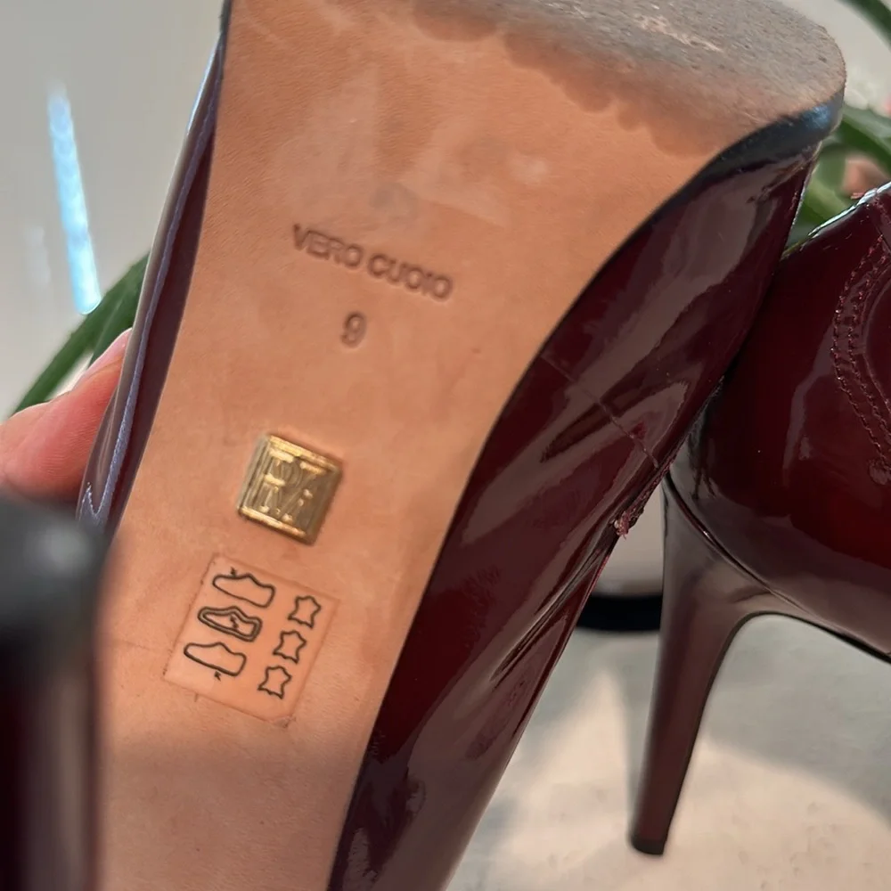 Gorgeous Pour La Victoire Patent Leather Burgundy Platform Heels❣️ - Picture 15 of 16